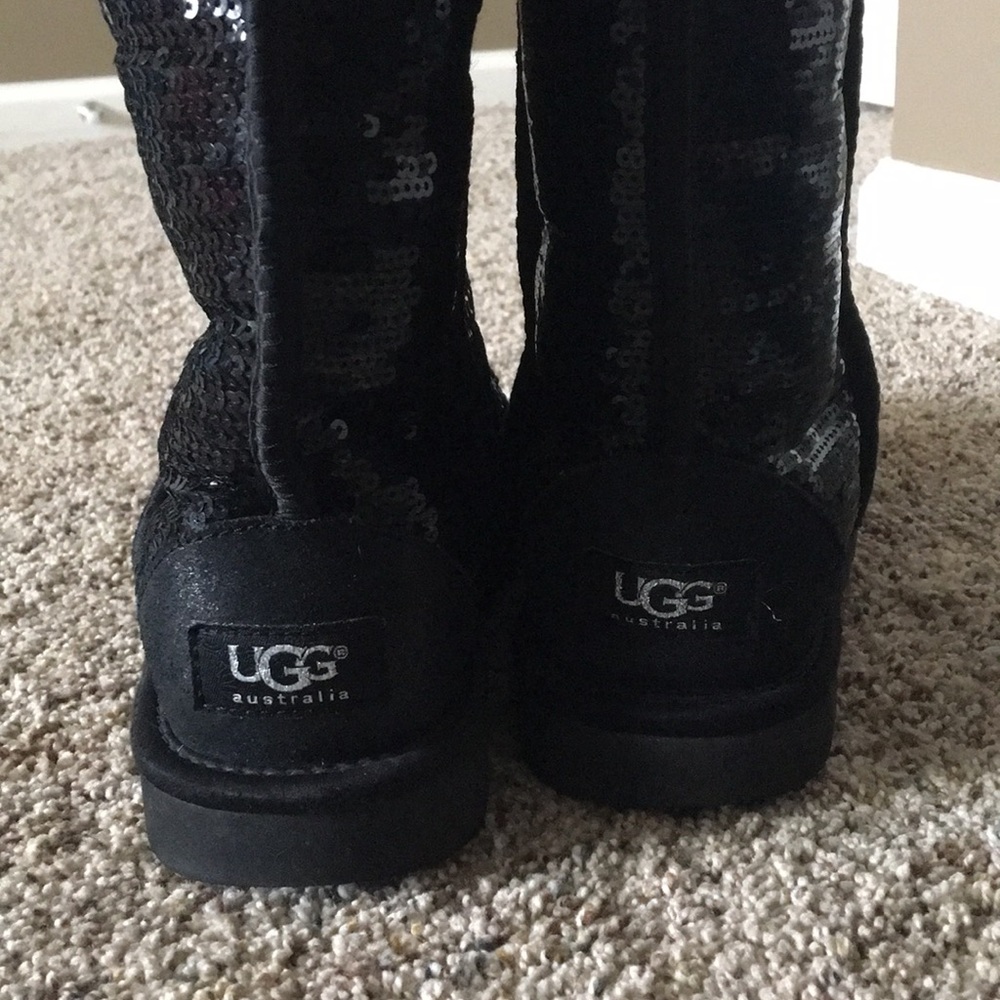 Sequin Black uggs size 7!